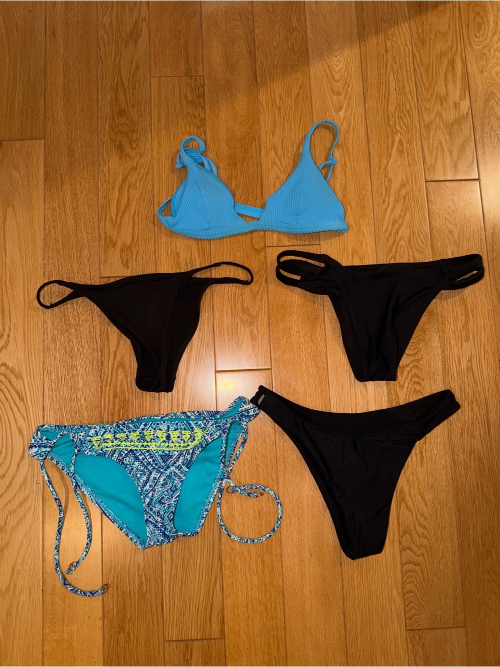 Bundle of womens swimwear!
